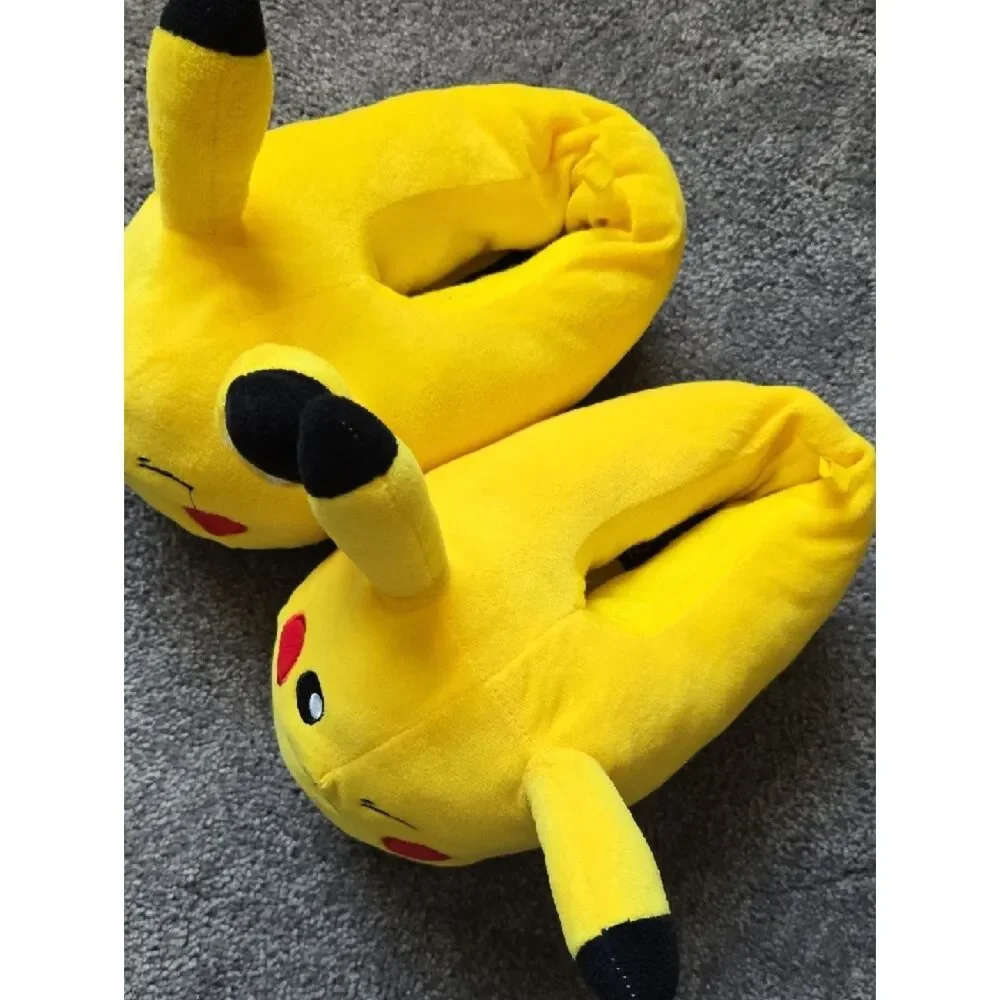 Pokemon Pikachu Plush Slippers Size 4/5 Kids Boys Girls Good Condition