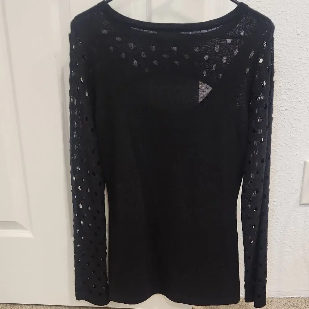 VENUS black features design