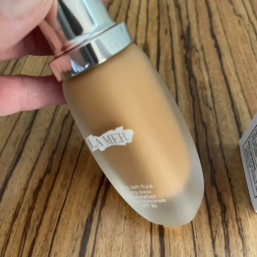 La Mer The Soft Fluid Long Wear Foundation Shade 440 Amber 1 oz. 30 ml