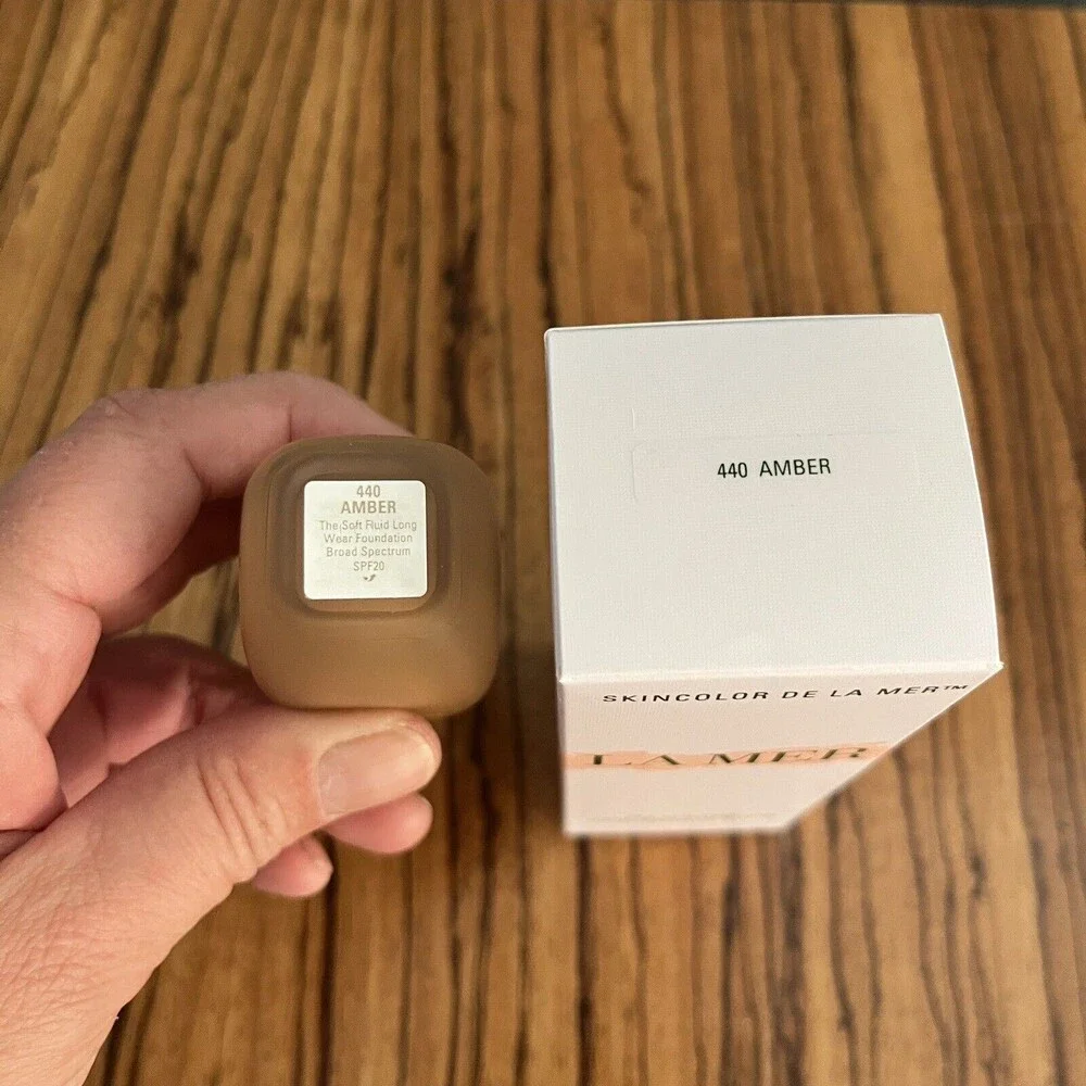 La Mer The Soft Fluid Long Wear Foundation Shade 440 Amber 1 oz. 30 ml