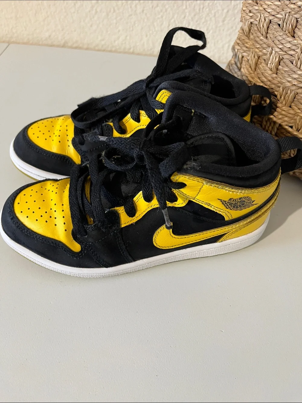 Nike Air Jordan 1Y Mid Kids Black Yellow Varsity