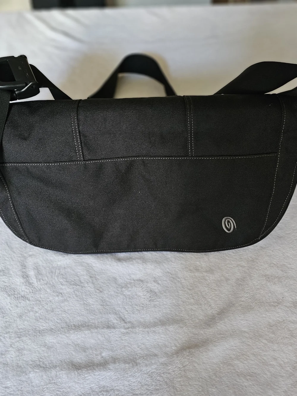 Timbuk2 black men