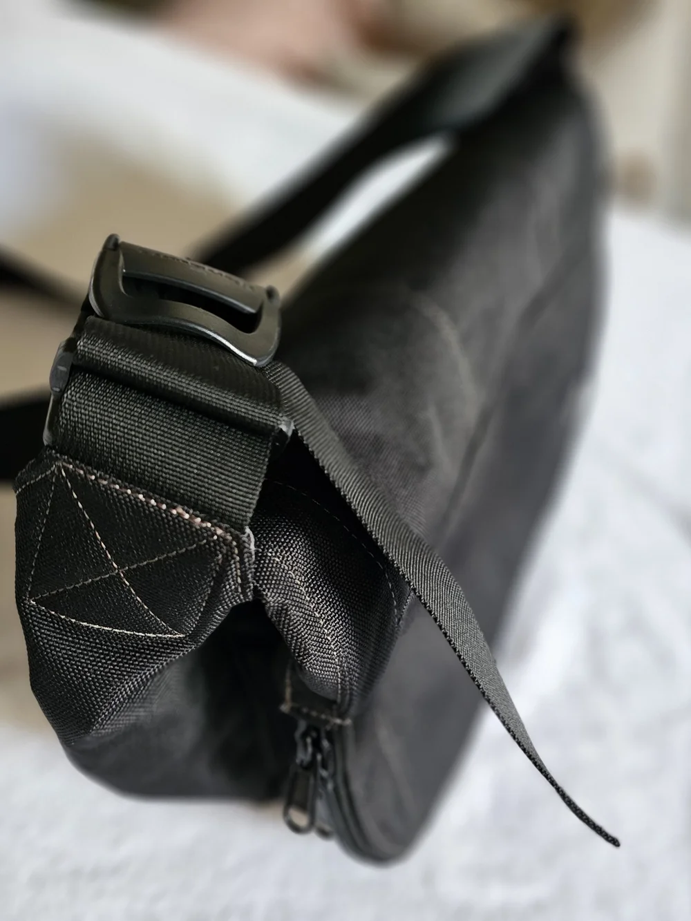 Timbuk2 black men