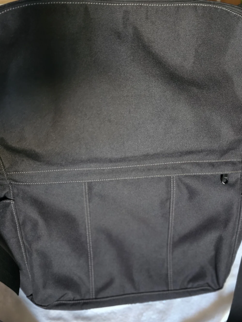 Timbuk2 black men
