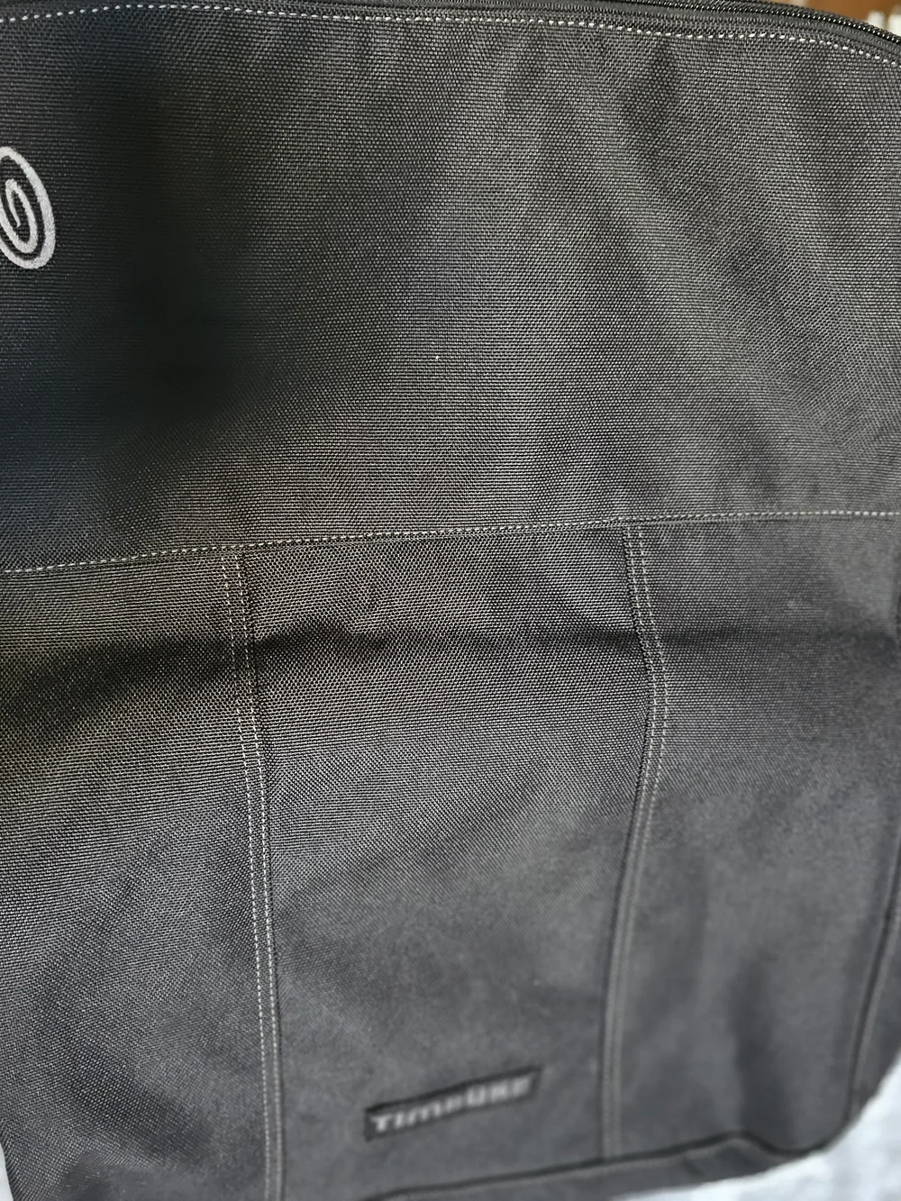 Timbuk2 black men