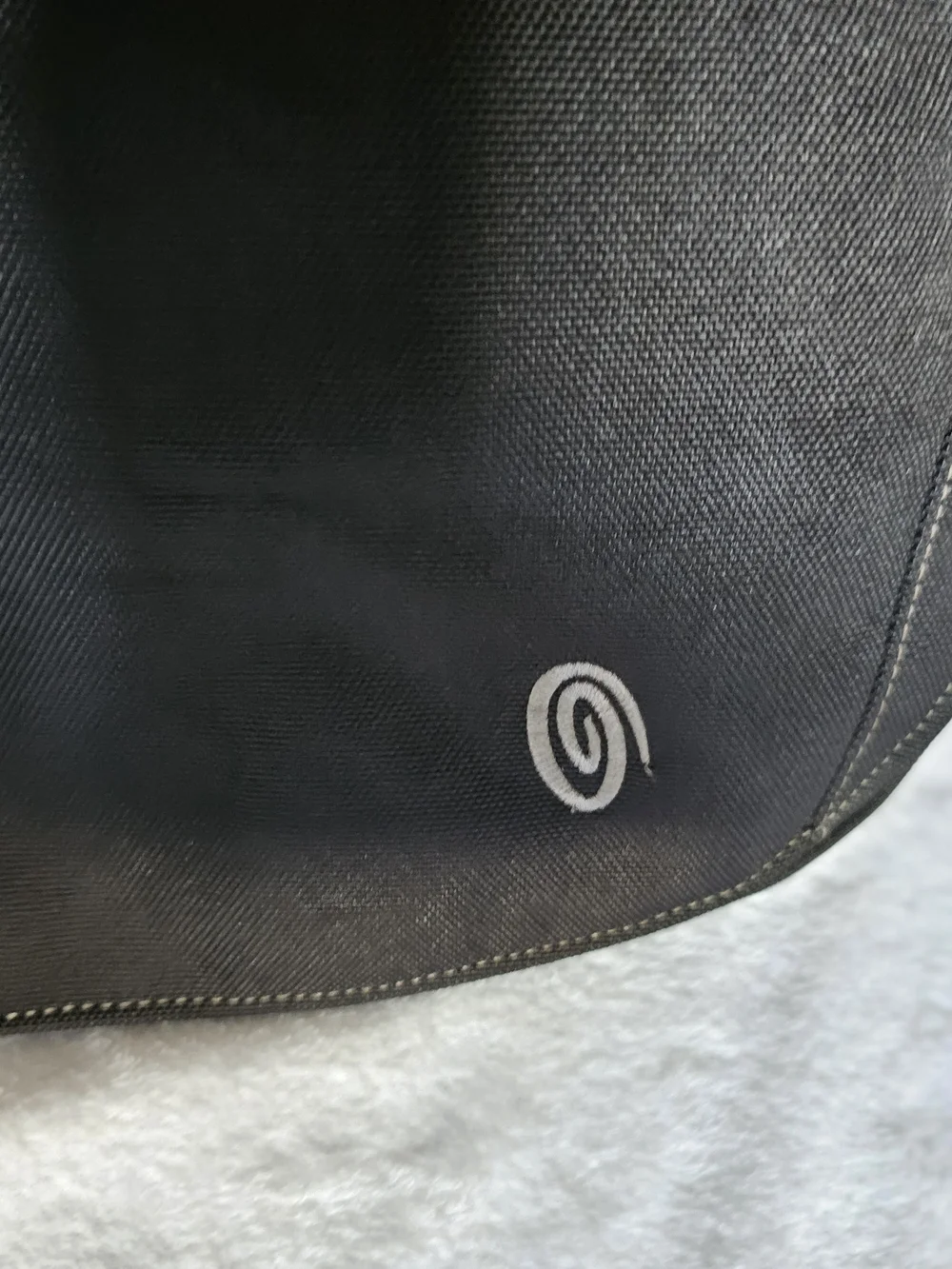 Timbuk2 black men