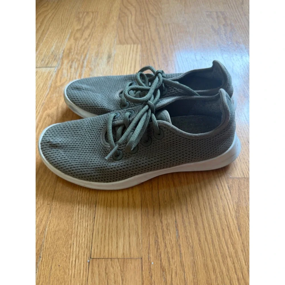Allbirds Tree Runners Size W8 Olive Green Sustainable Mesh Sneakers