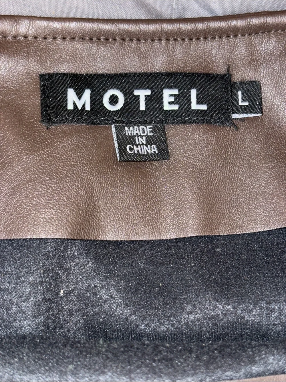 Motel Rocks going 17” leather