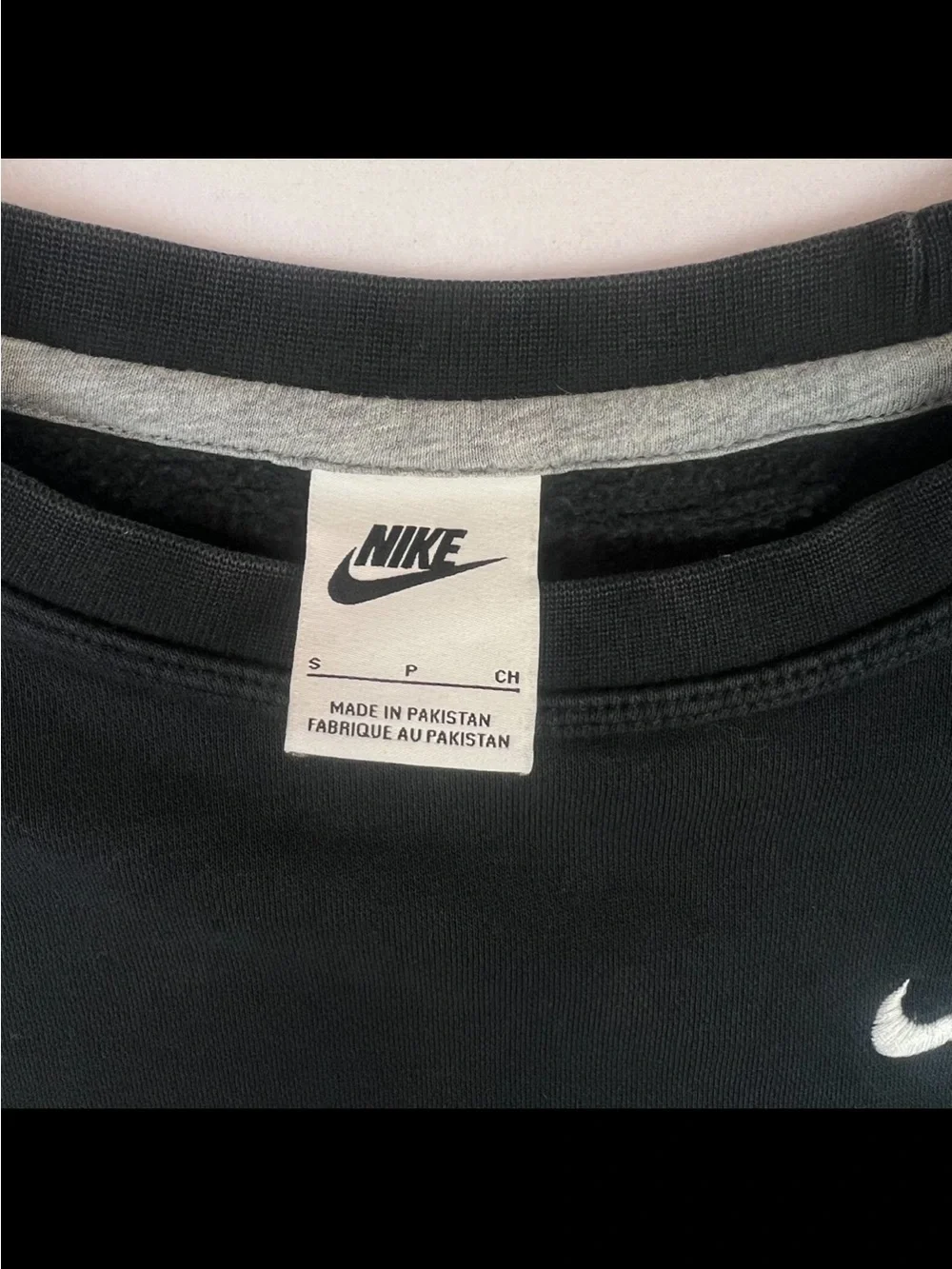 Nike  Club Fleece Crew Sweatshirt Black Long Sleeve White Spell Out Logo Small