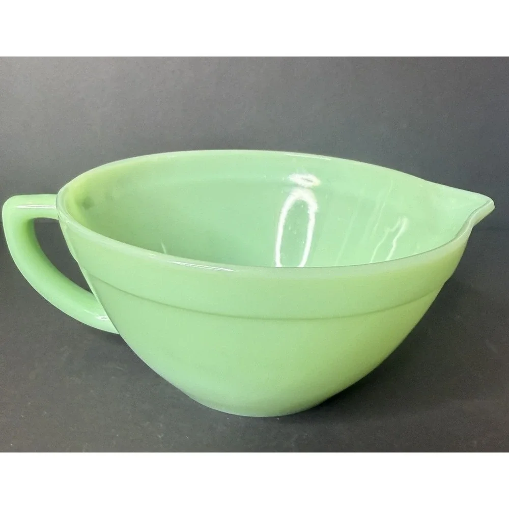 VTG Anchor Hocking Fire King Jadeite Ovenware Mixing Bowl Handle Pour Spout EUC