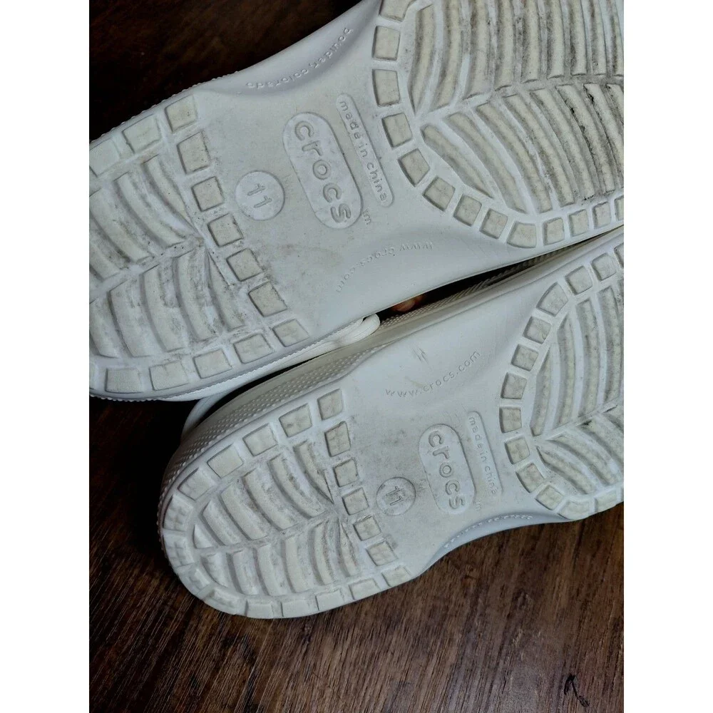 Crocs Classic Men Size 11 Sandals White Comfort Lightweight