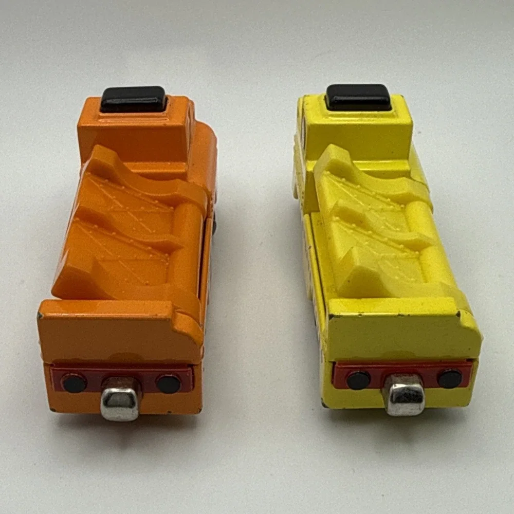 Thomas & Friends Take Along Lot Sodor Oil Company & Orange Grove Train Cars 2003