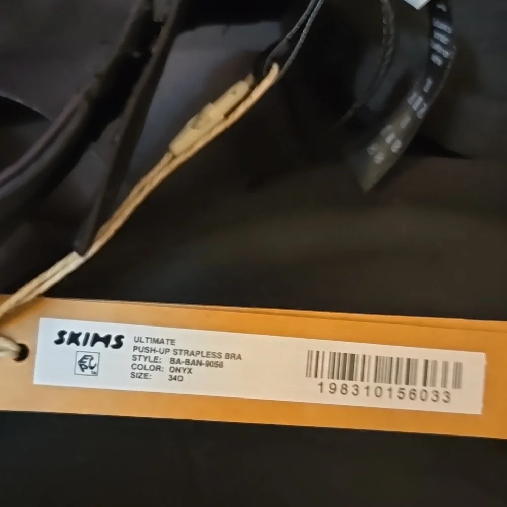 SKIMS elegant strapless