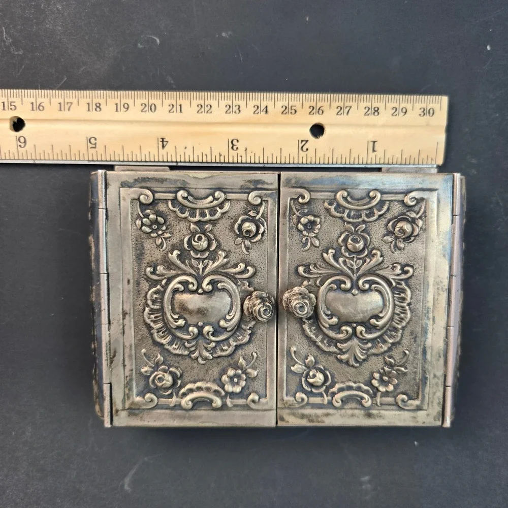 N/A beautiful antique