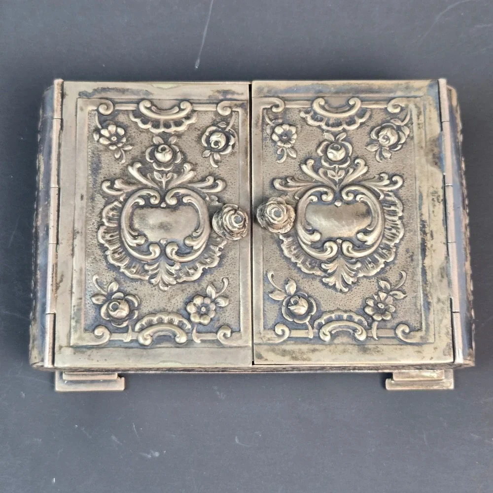 N/A beautiful antique