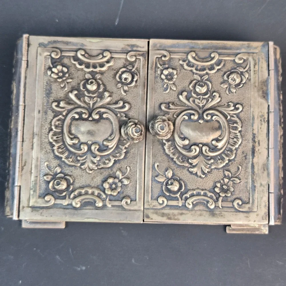 N/A beautiful antique