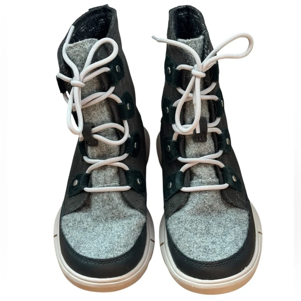 Sorel lace preowned women’s