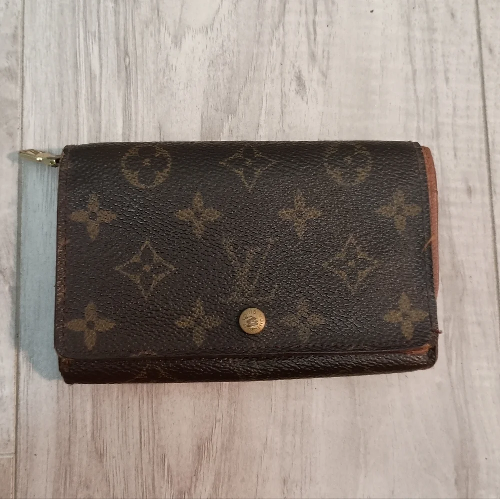 Louis Vuitton, Mono Brown Leather, Bi-fold Compact Wallet
