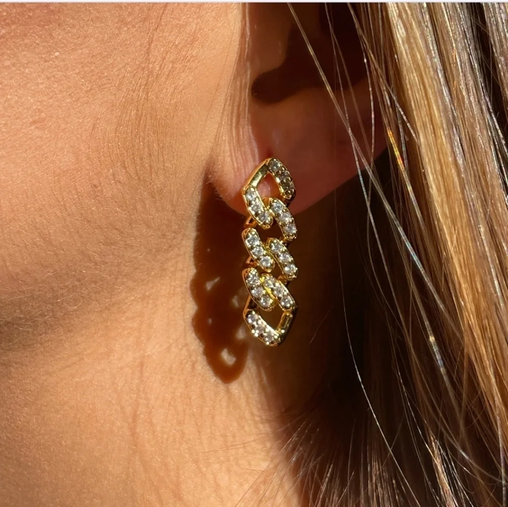 Crystal Haze Mexican Chain Drop m Earring