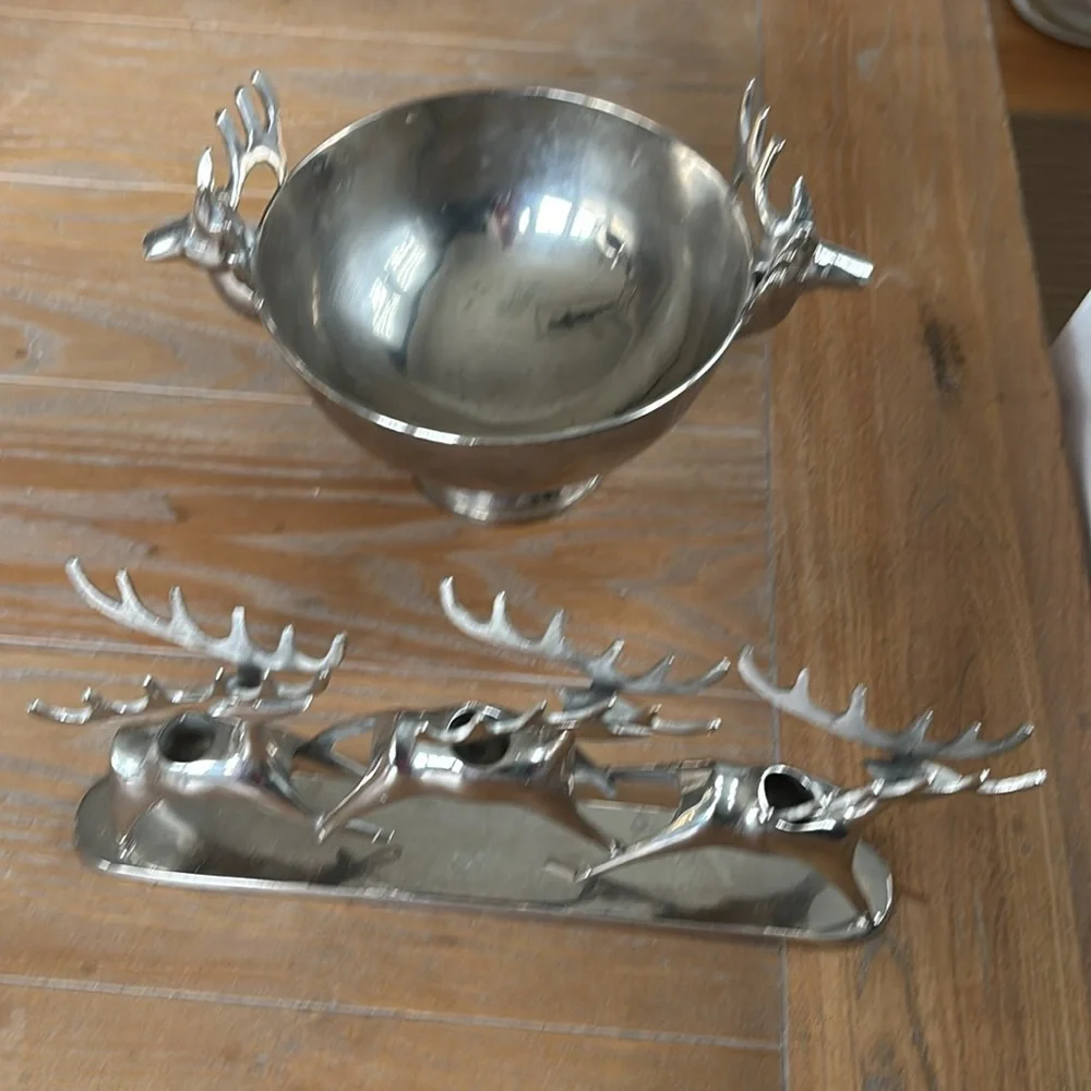 Reindeer Christmas Decor Items