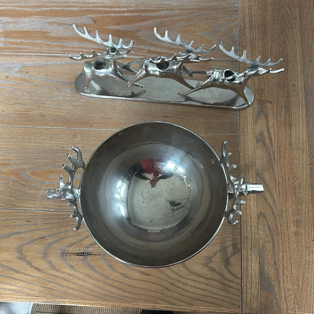 Reindeer Christmas Decor Items
