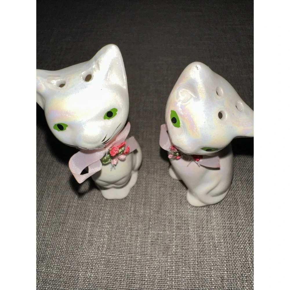 Artmark vintage white