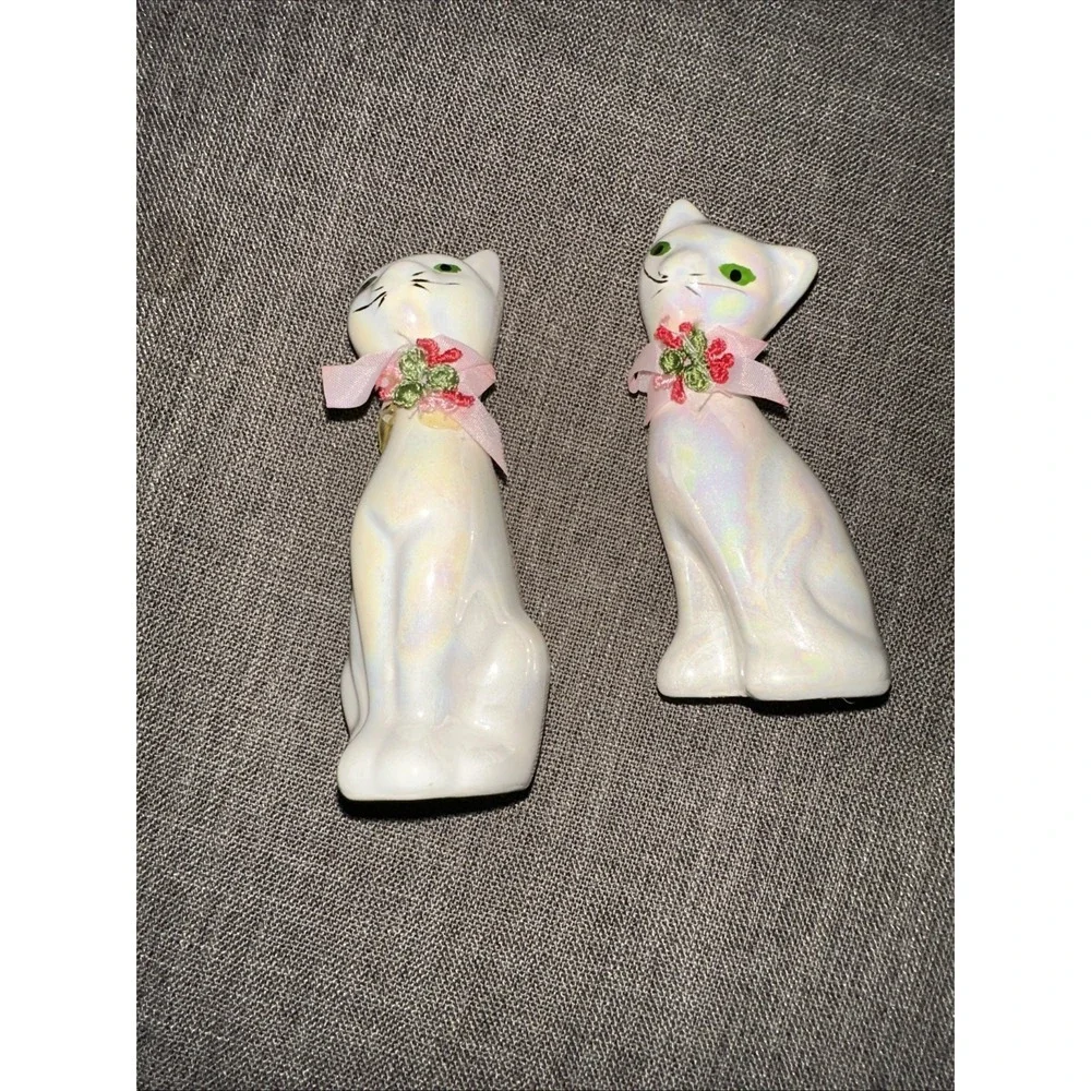 Artmark vintage white