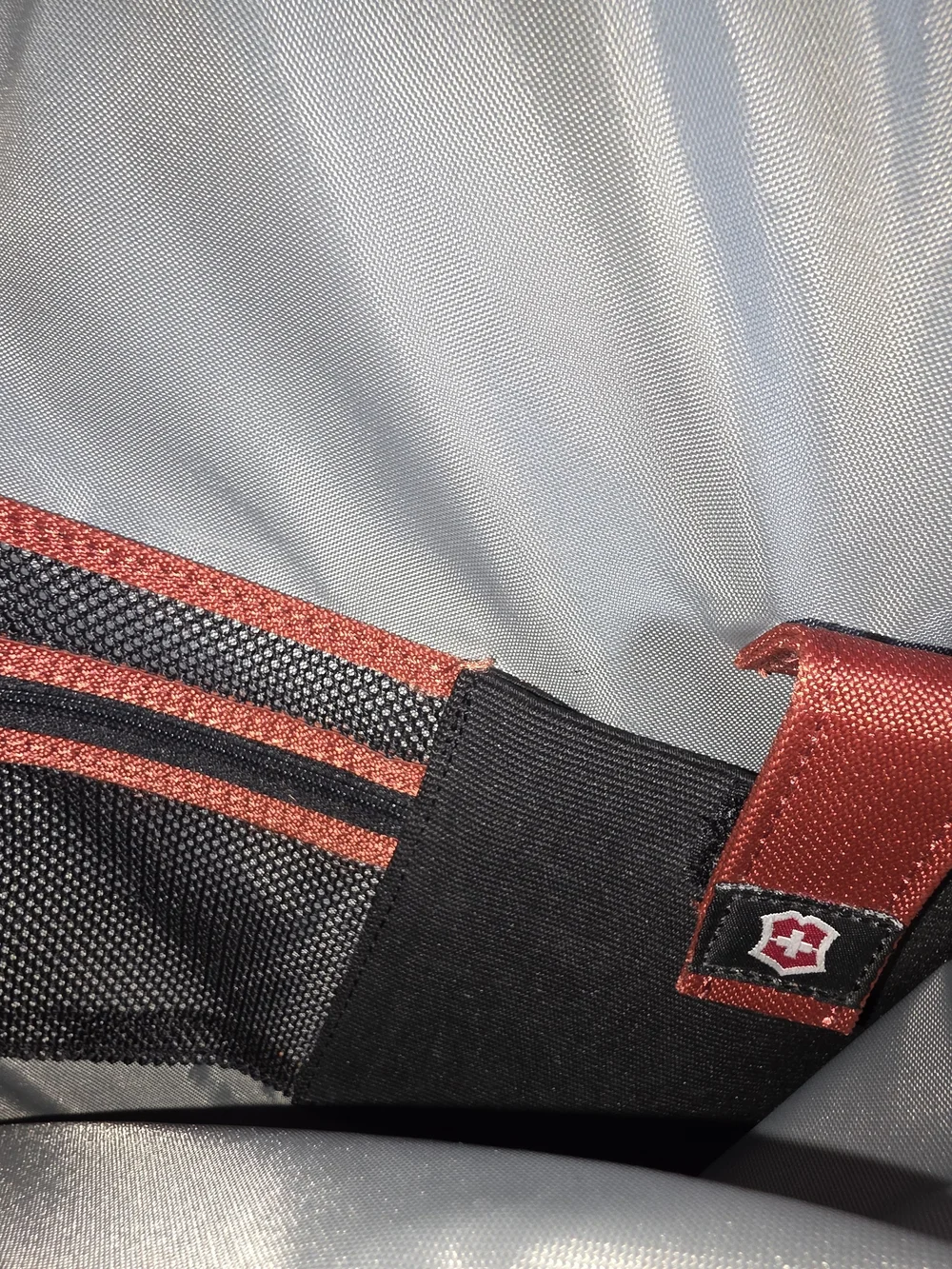 Victorinox Burgundy Crossbody Messenger Bag Unisex
