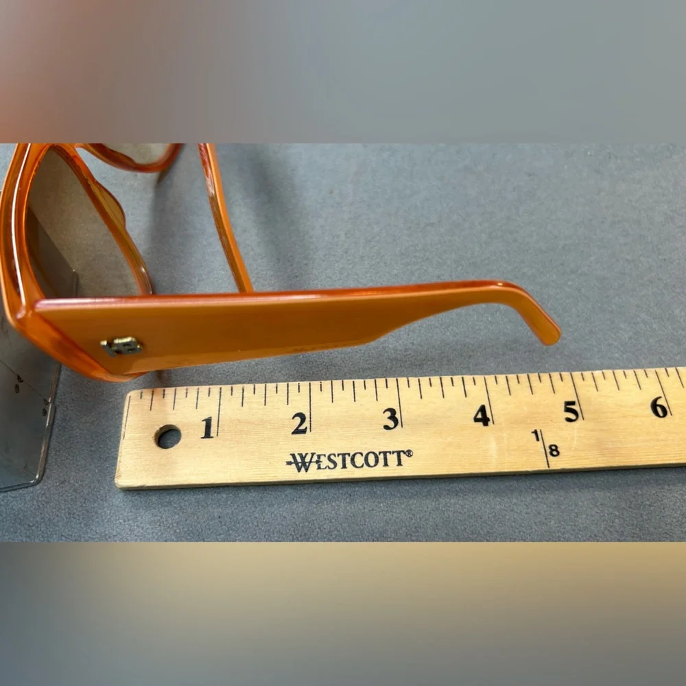 Harve Benard measures rare