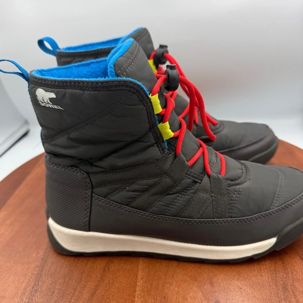 Sorel boot under