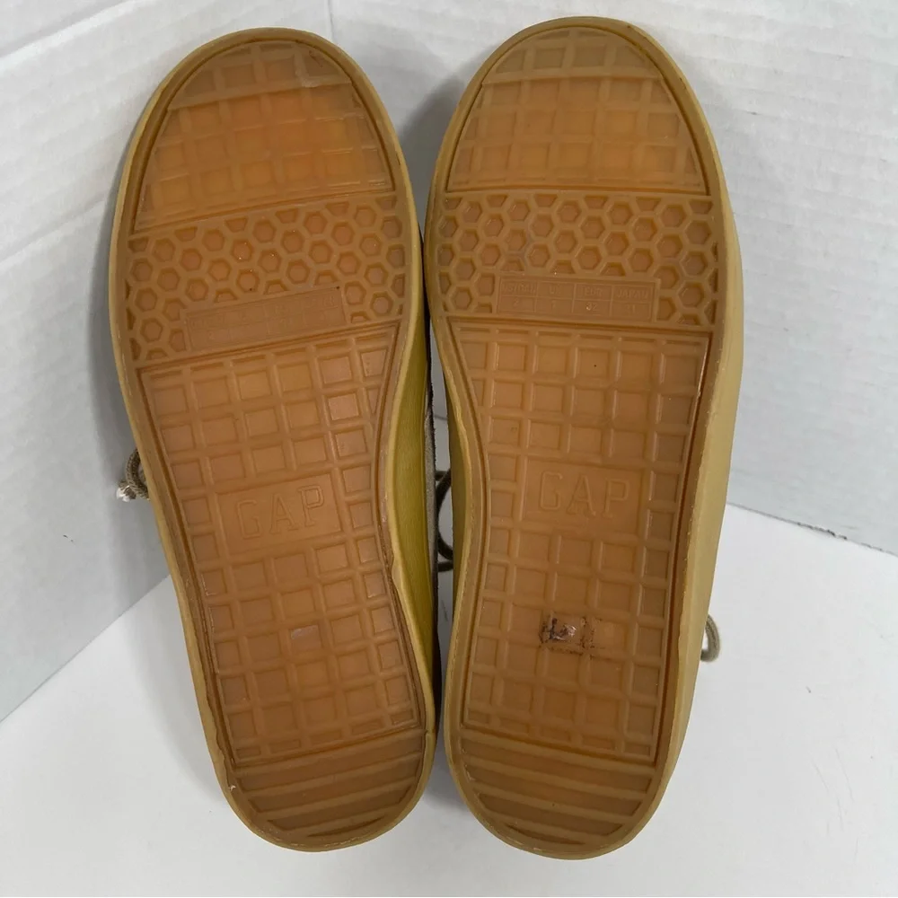 GAP Kids Suede Leather Chukka Boots Cream Caramel Lace Up Khaki Youth Boy Size 2