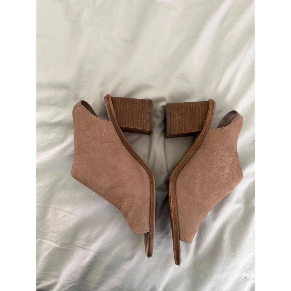 Vince Camuto vince camuto
