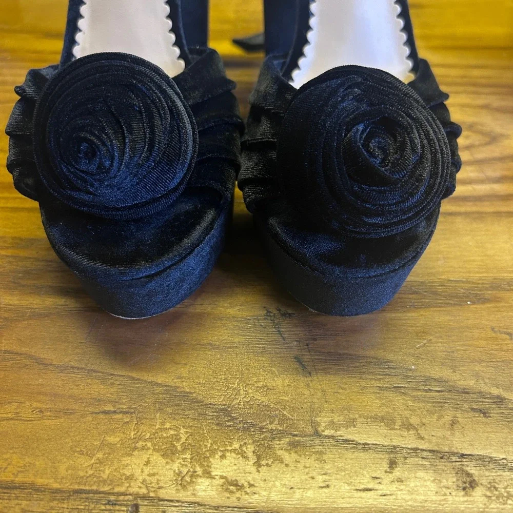 Antonio Melani Nicola Bathie Emilia Sandals 9M Black Velvet Rose Platform heels