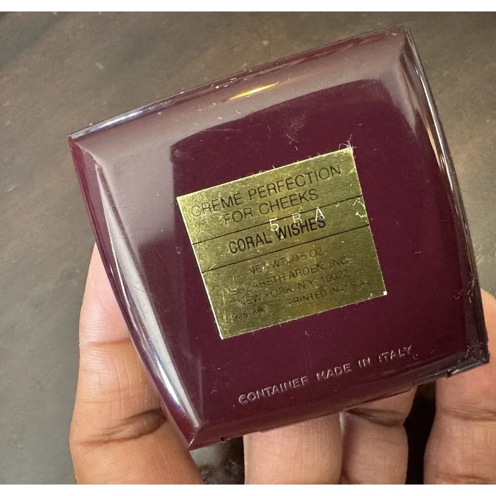 Elizabeth Arden Crème Perfection for Cheeks Coral Wishes Compact Read RARE