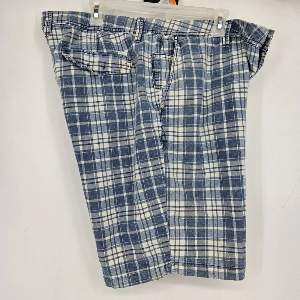 Tommy Bahama owned 38 buying