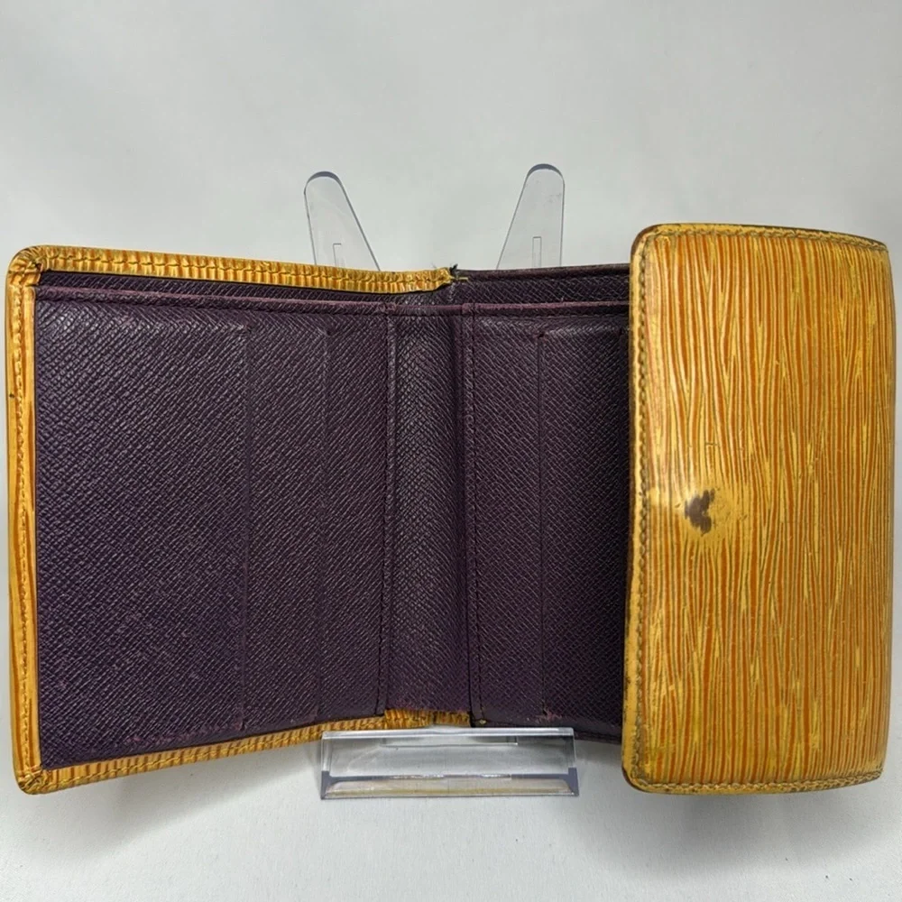 Louis Vuitton pre owned