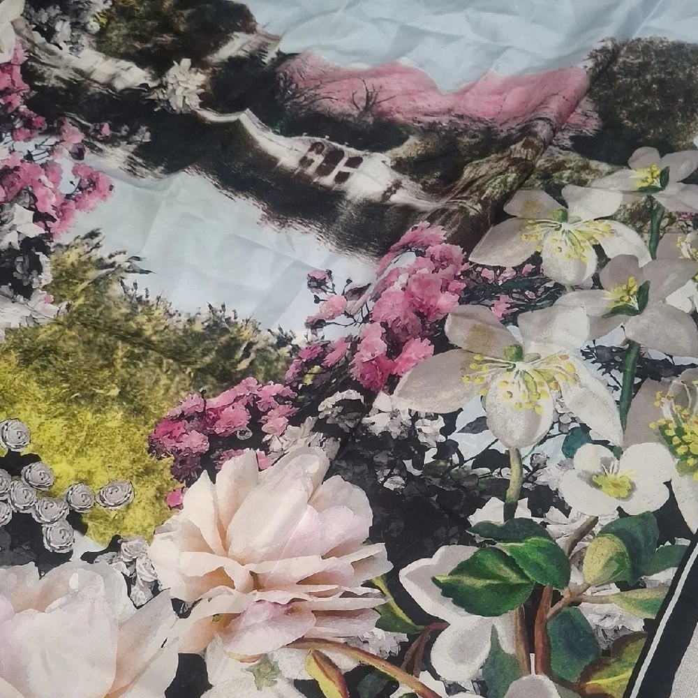 Ted Baker London elegant throw