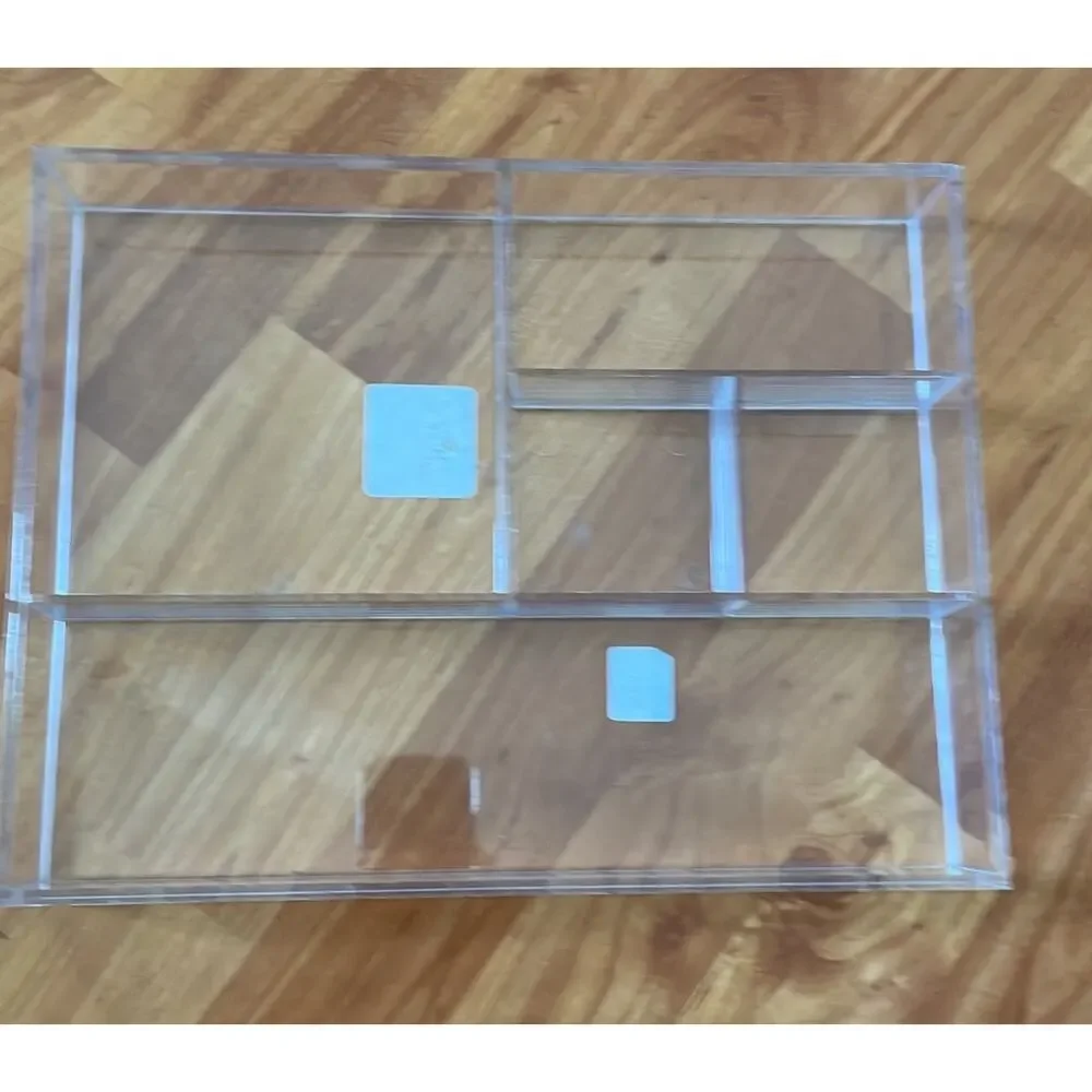 Acrylic makeup‎ organizer