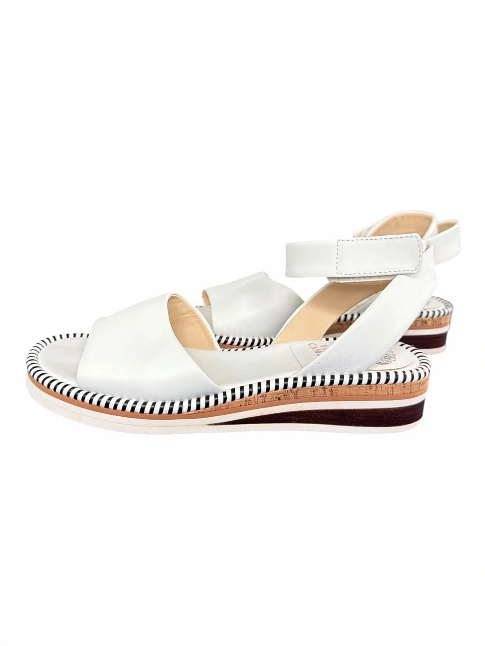 Vince Camuto black features wear