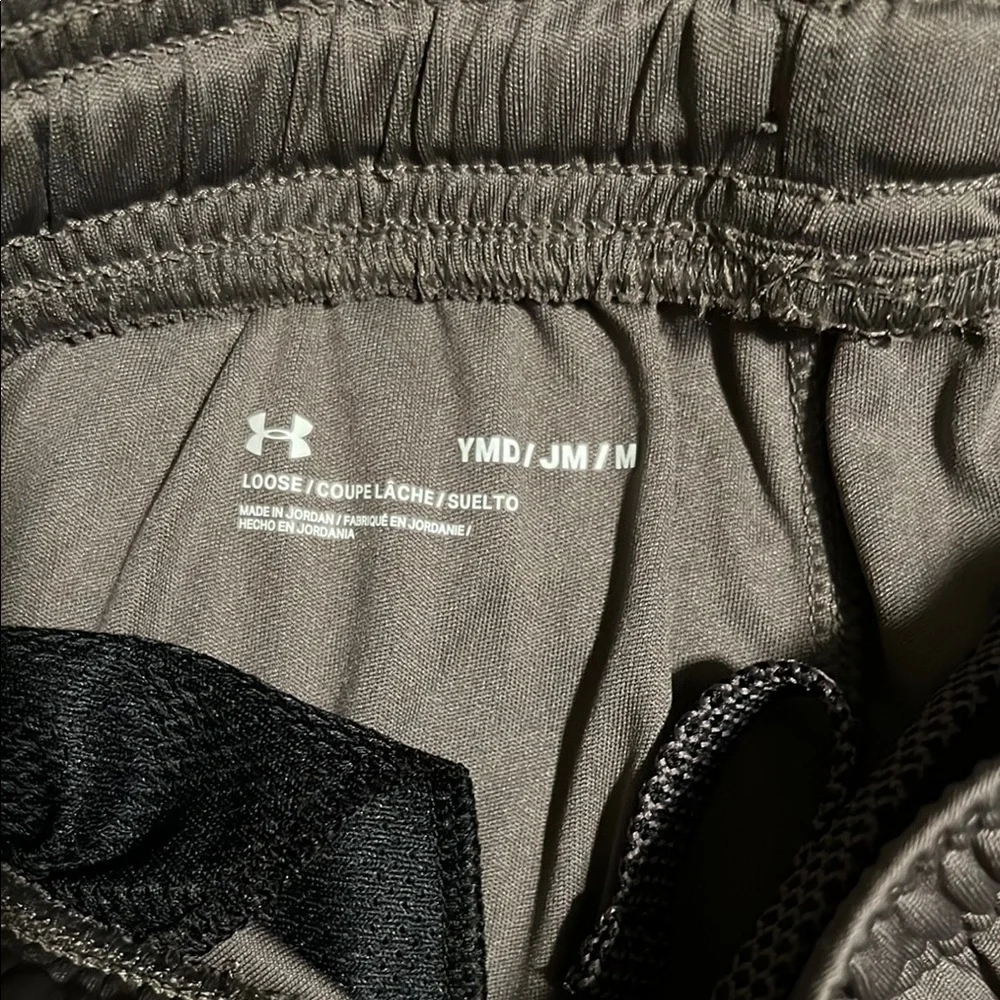 Under Armour pet smoke