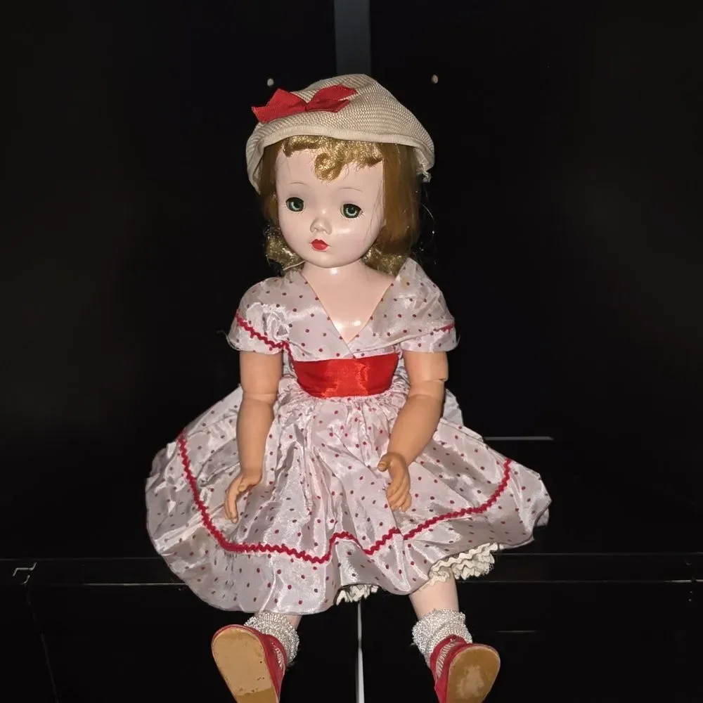 Vintage MADAME ALEXANDER  1950's Doll 