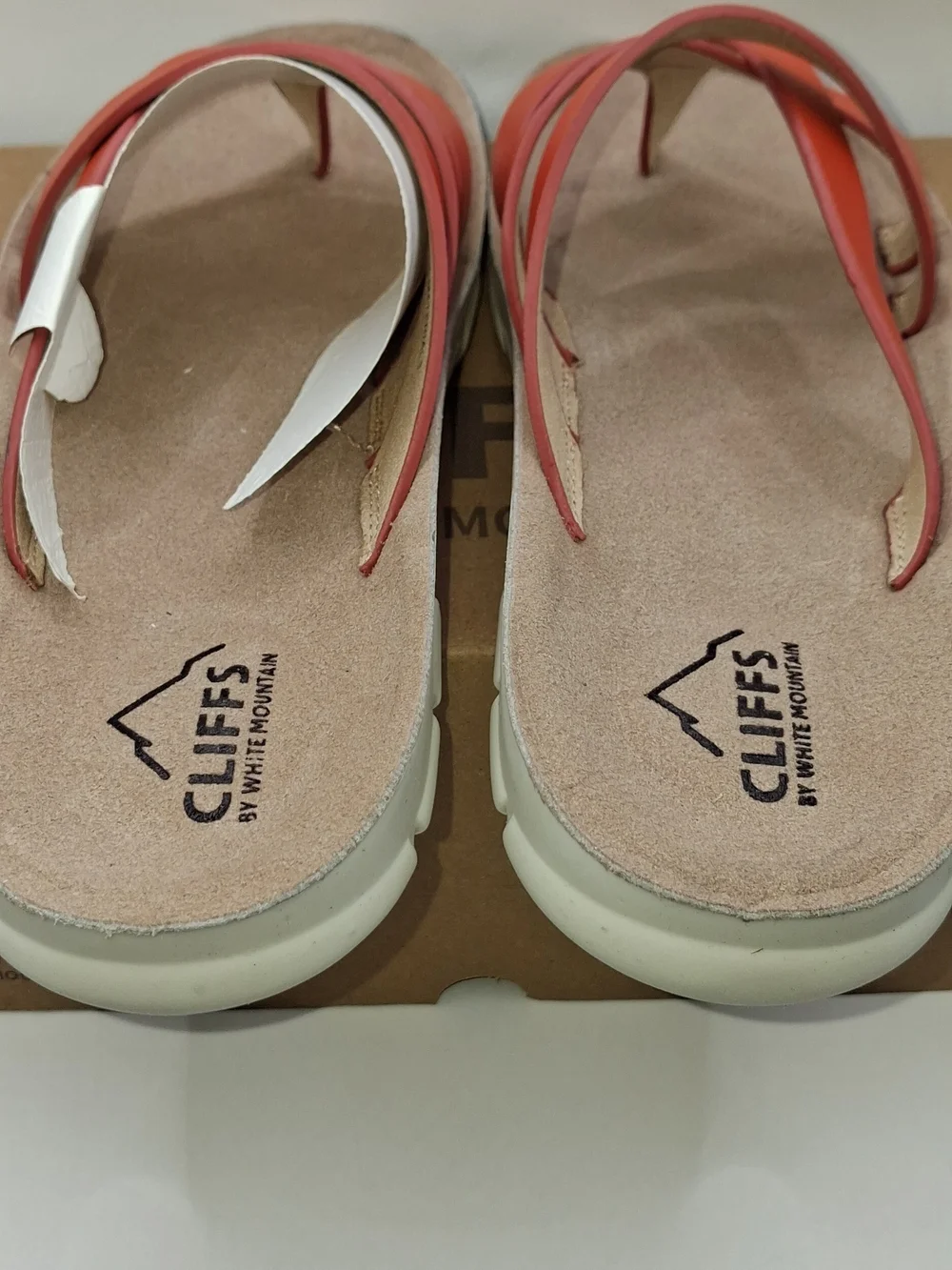 The White Mountain Bertina sandals in spice color, size 8, are a stylish slip-on
