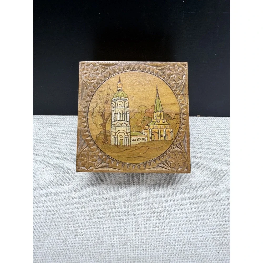 Vintage USSR Wooden Box Kolomenskoye Moscow‎ Hand Carved Soviet Jewelry