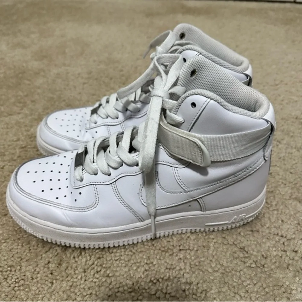 Nike Air Force 1 High '07 Men's Hightop Sneakers Shoe Size 7.5 VGUC‎