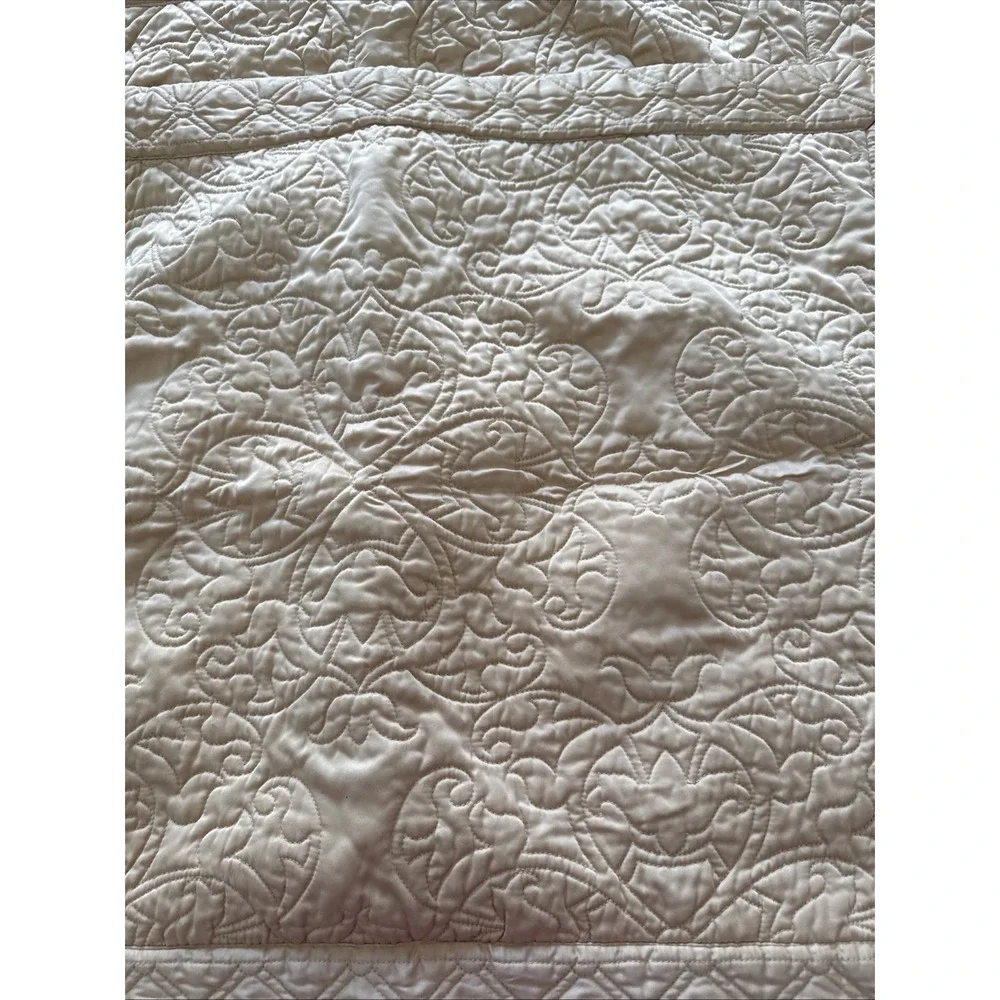 Wamsutta Standard Sham Gold Quilted Satin Floral Stitch Cotton Blend 24x30 Set 4