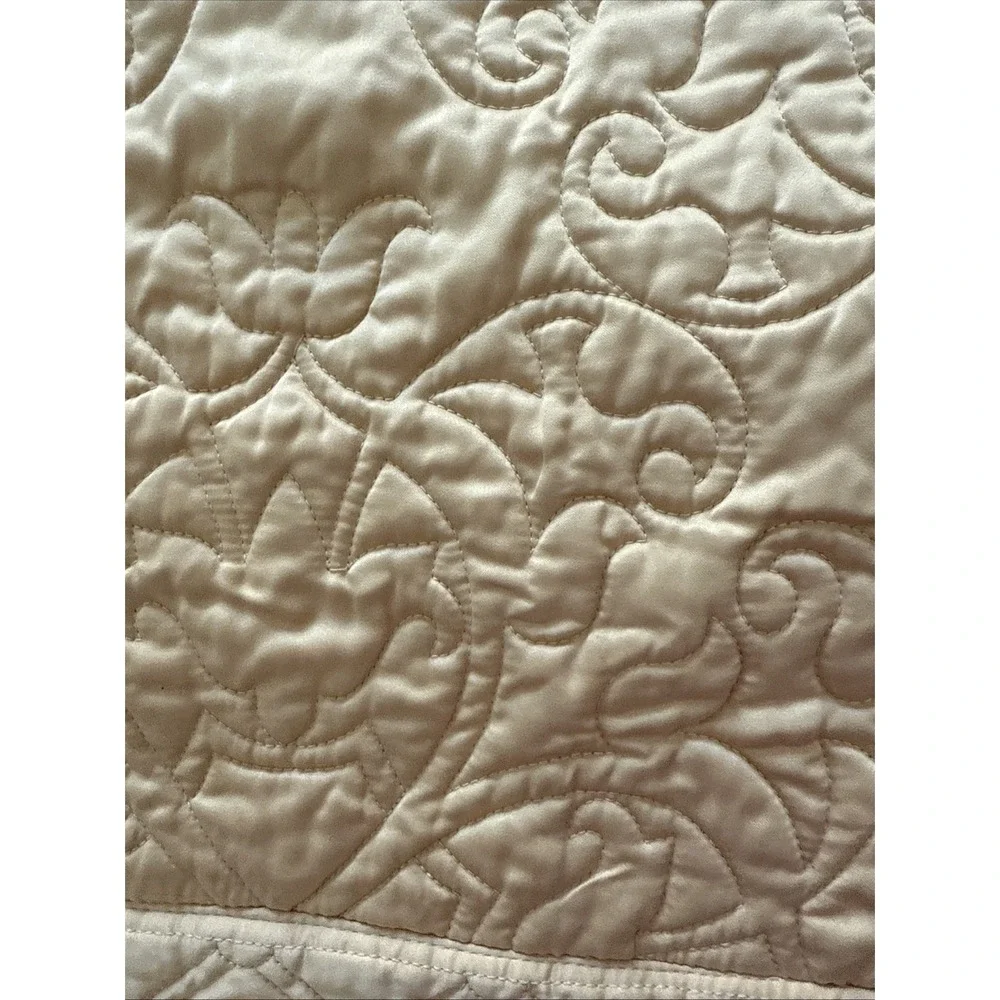 Wamsutta Standard Sham Gold Quilted Satin Floral Stitch Cotton Blend 24x30 Set 4