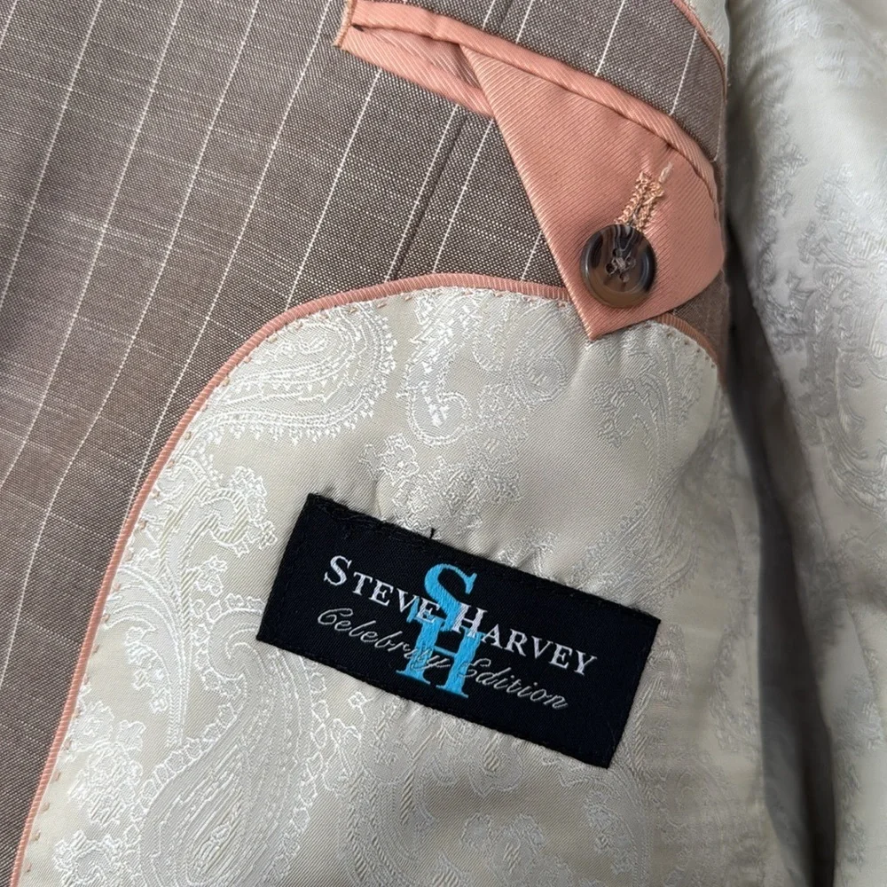 STEVE HARVEY CELEBRITY EDITION TAN STRIPED 3PC SUIT SIZE 44R/38R