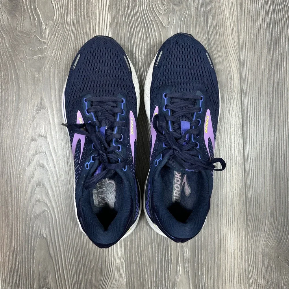 Brooks Women‎ Adrenaline GTS 22 Running Shoe in Peacoat/Blue Iris/Rhapsody