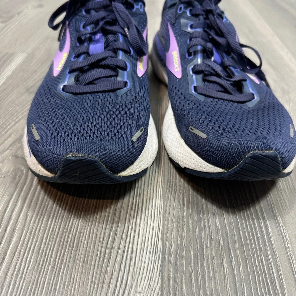 Brooks Women‎ Adrenaline GTS 22 Running Shoe in Peacoat/Blue Iris/Rhapsody