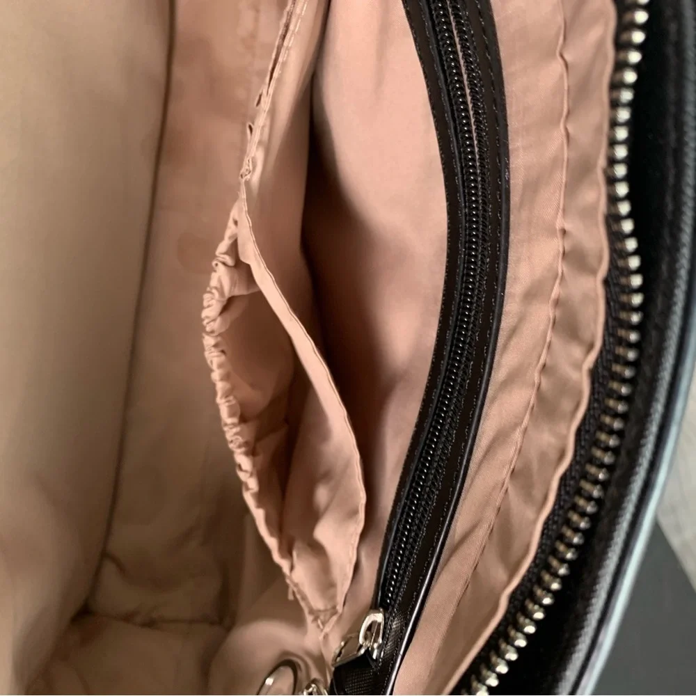 Elegant Black laptop handbag.